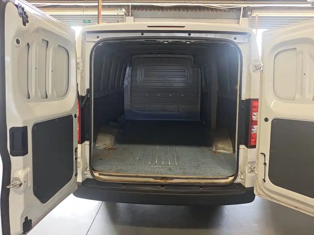 Wuling Yangguang — миниатюра 19