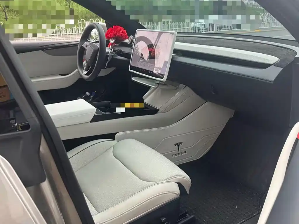 Tesla Model Y L — миниатюра 14