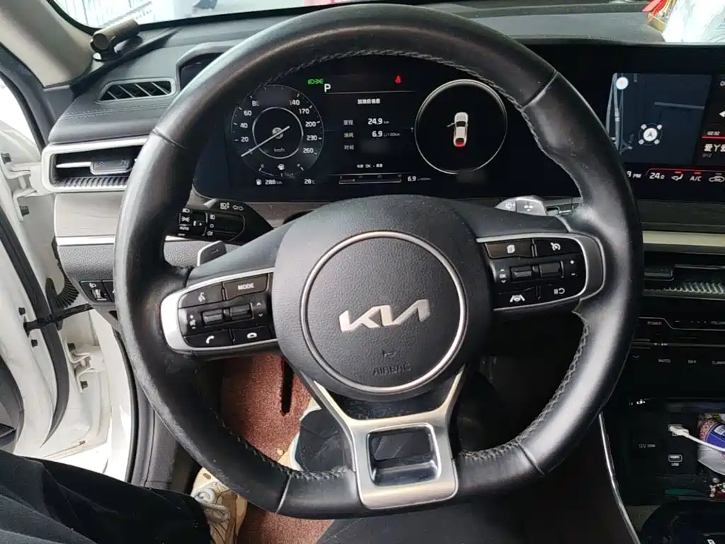Kia K5 — миниатюра 7