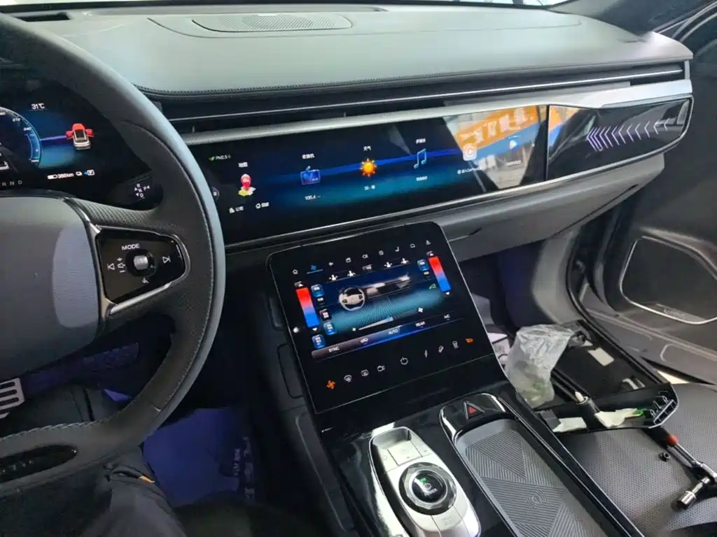 ARCFOX Alpha T — миниатюра 10