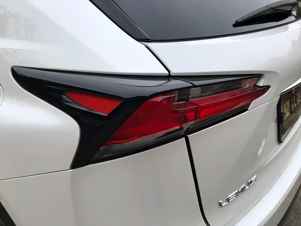 Lexus NX — миниатюра 21