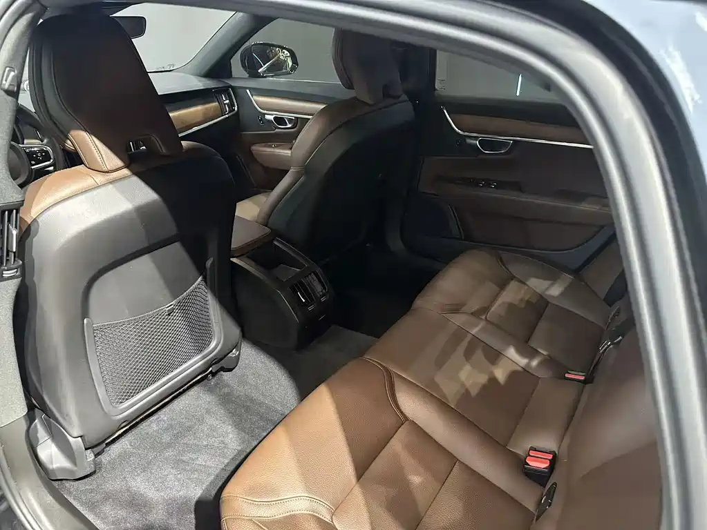 Volvo S90 — миниатюра 9