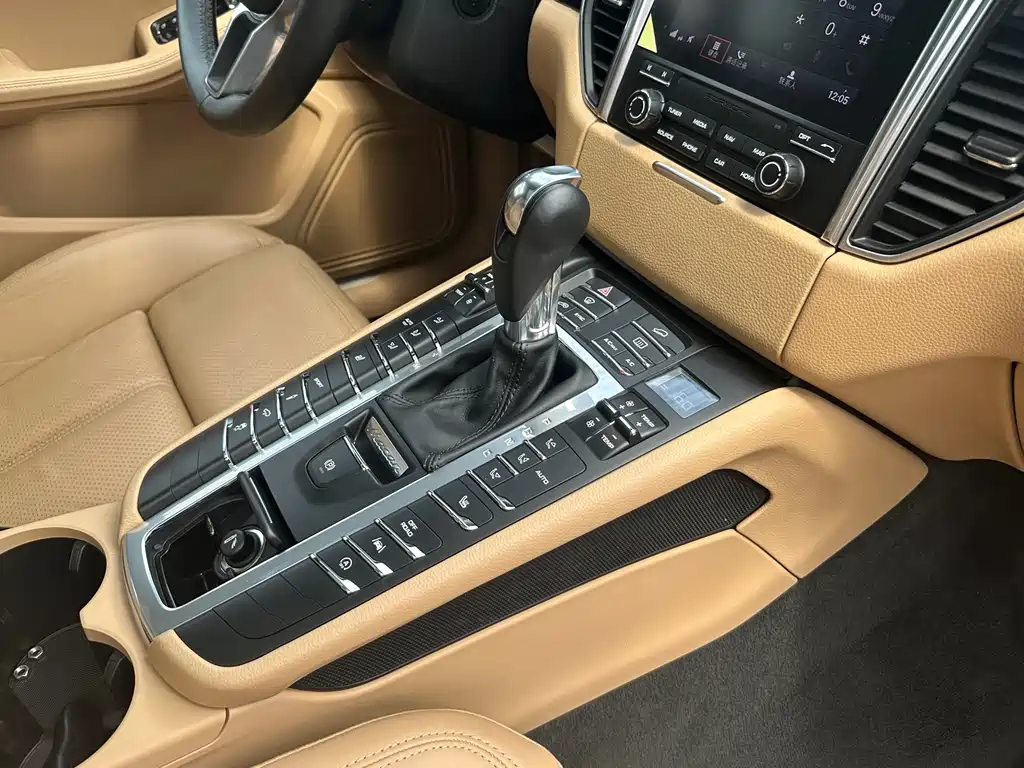 Porsche Macan — миниатюра 5
