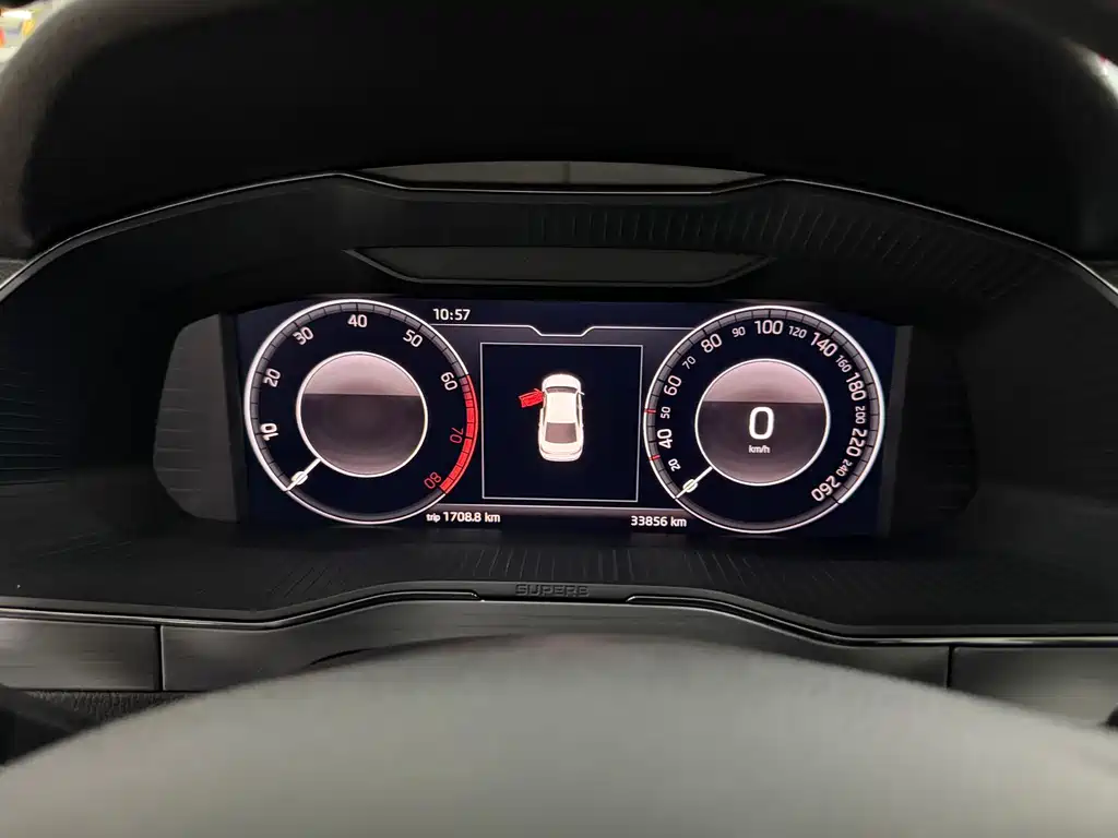 Skoda Superb — миниатюра 5