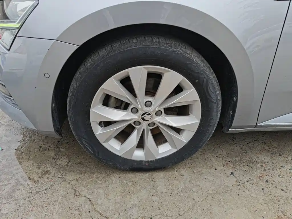 Skoda Superb — миниатюра 23