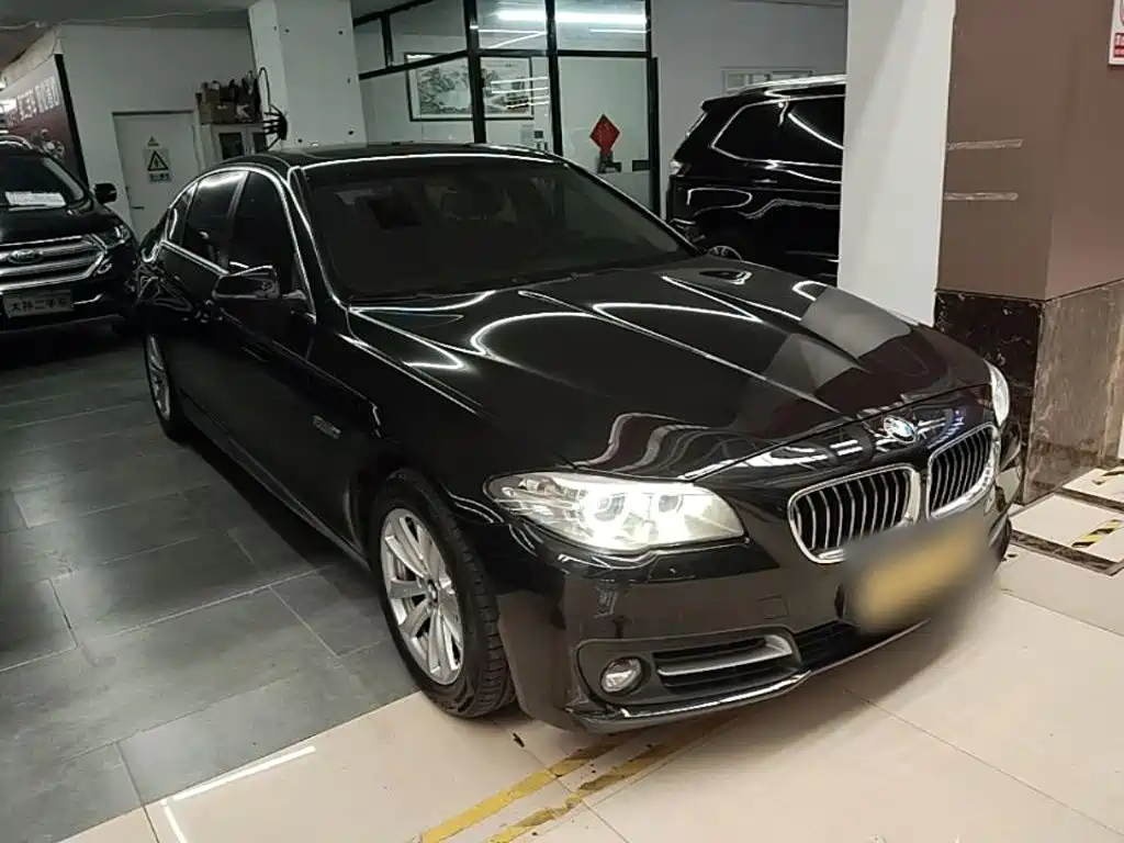 BMW 5 Series — миниатюра 4