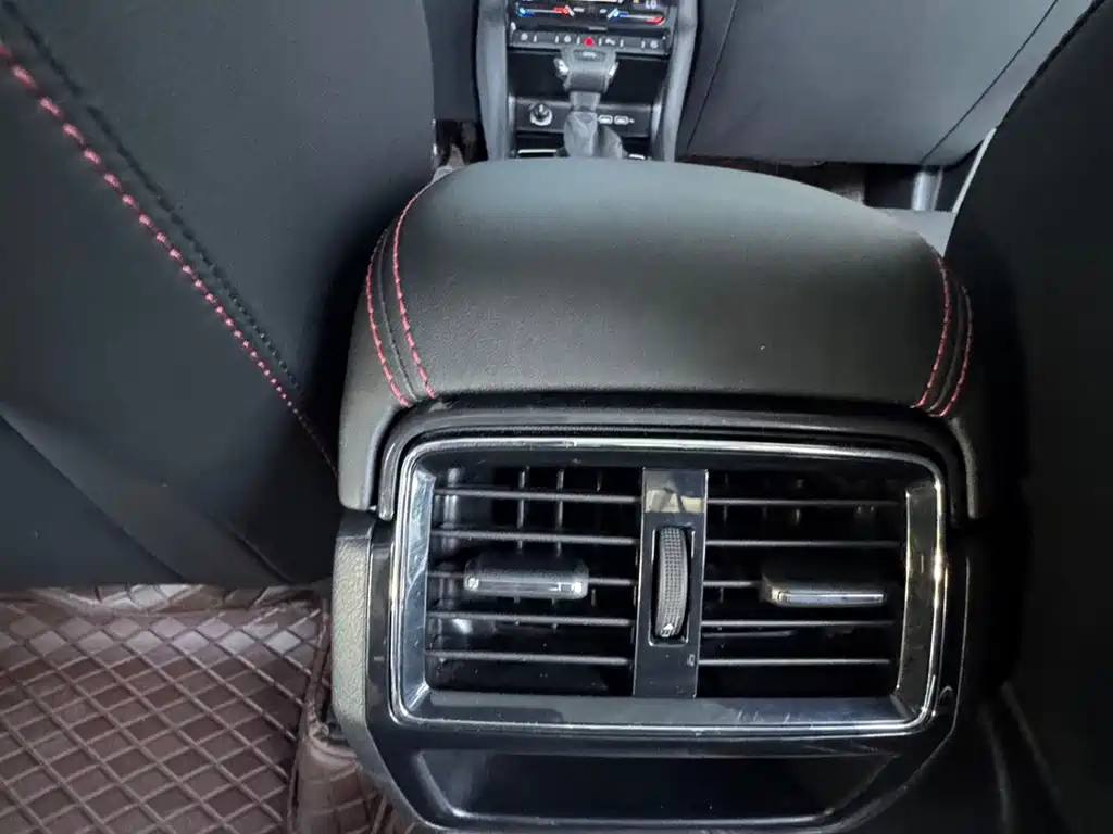Skoda Karoq — миниатюра 12