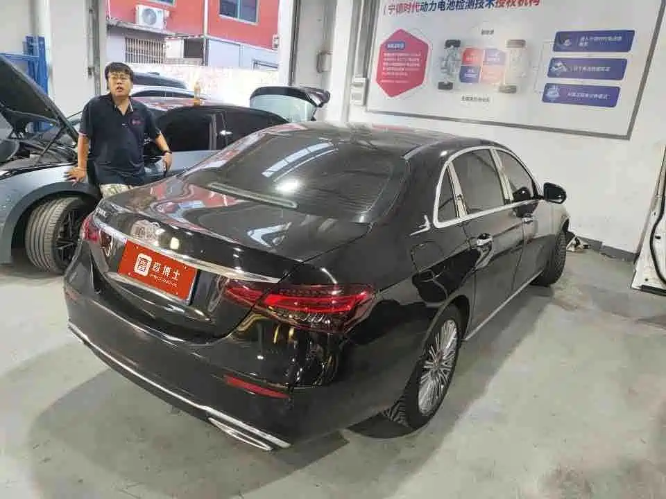 Mercedes-Benz E-Class — миниатюра 4