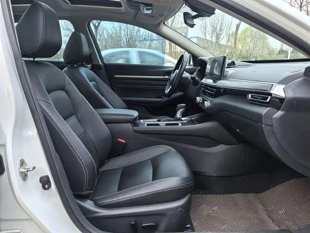 Nissan Teana — миниатюра 8