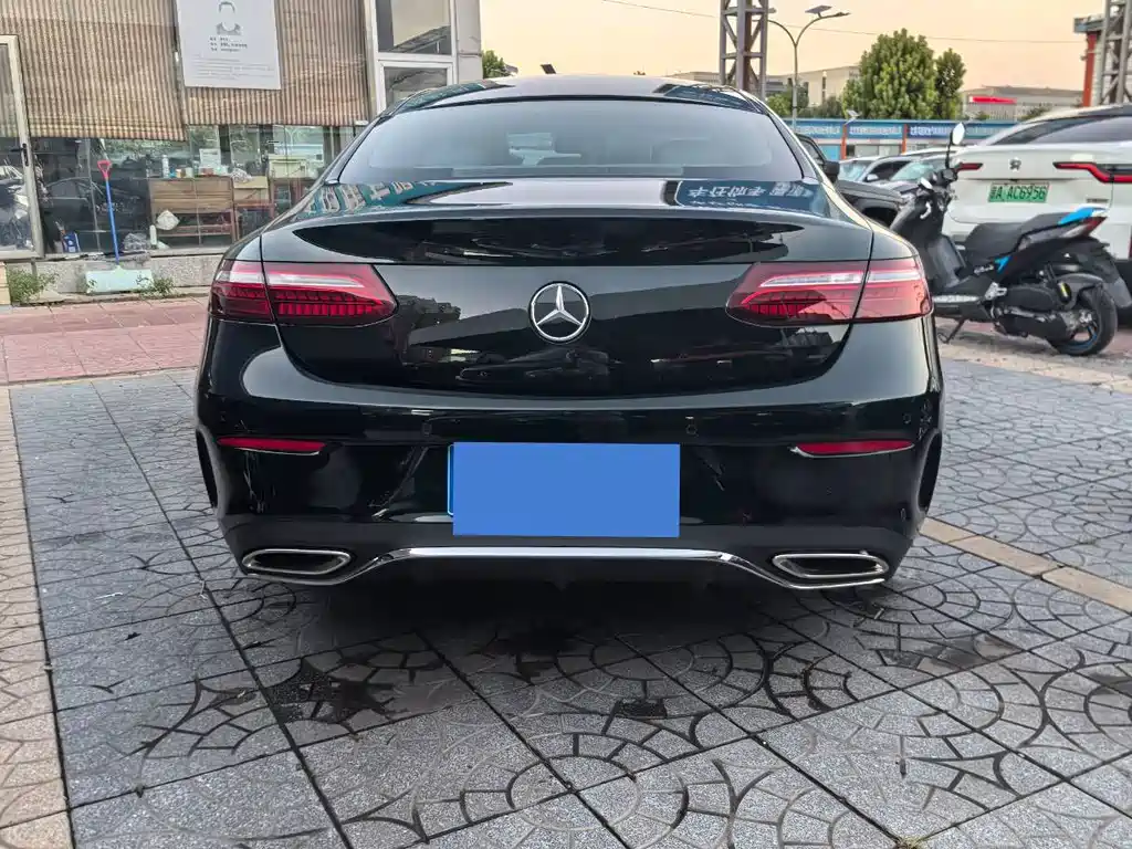 Mercedes-Benz E-Class (Import) — миниатюра 5