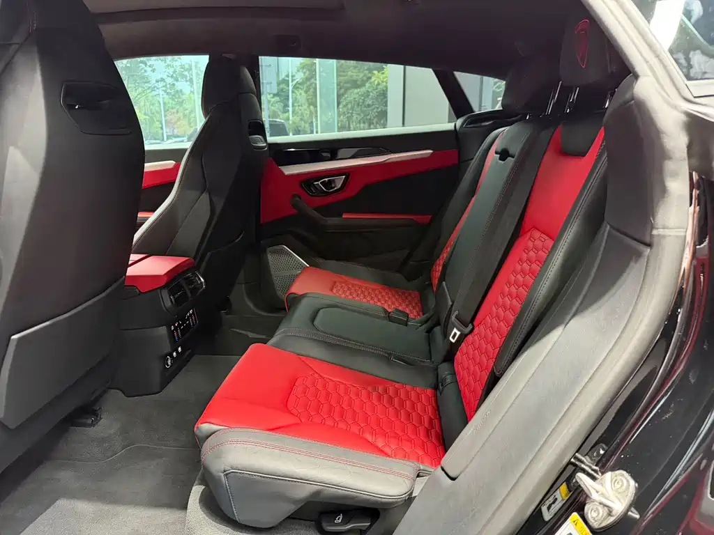 Lamborghini Urus — миниатюра 7