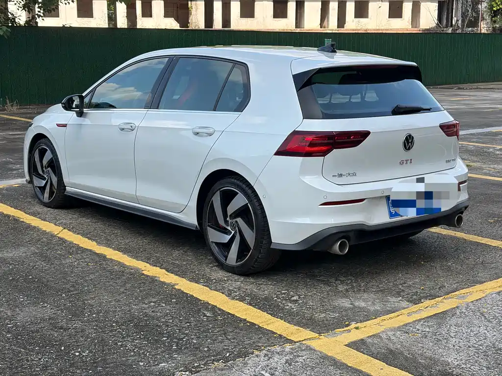 Volkswagen Golf GTI — миниатюра 8