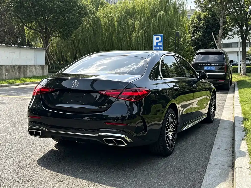 Mercedes-Benz C-Class — миниатюра 12