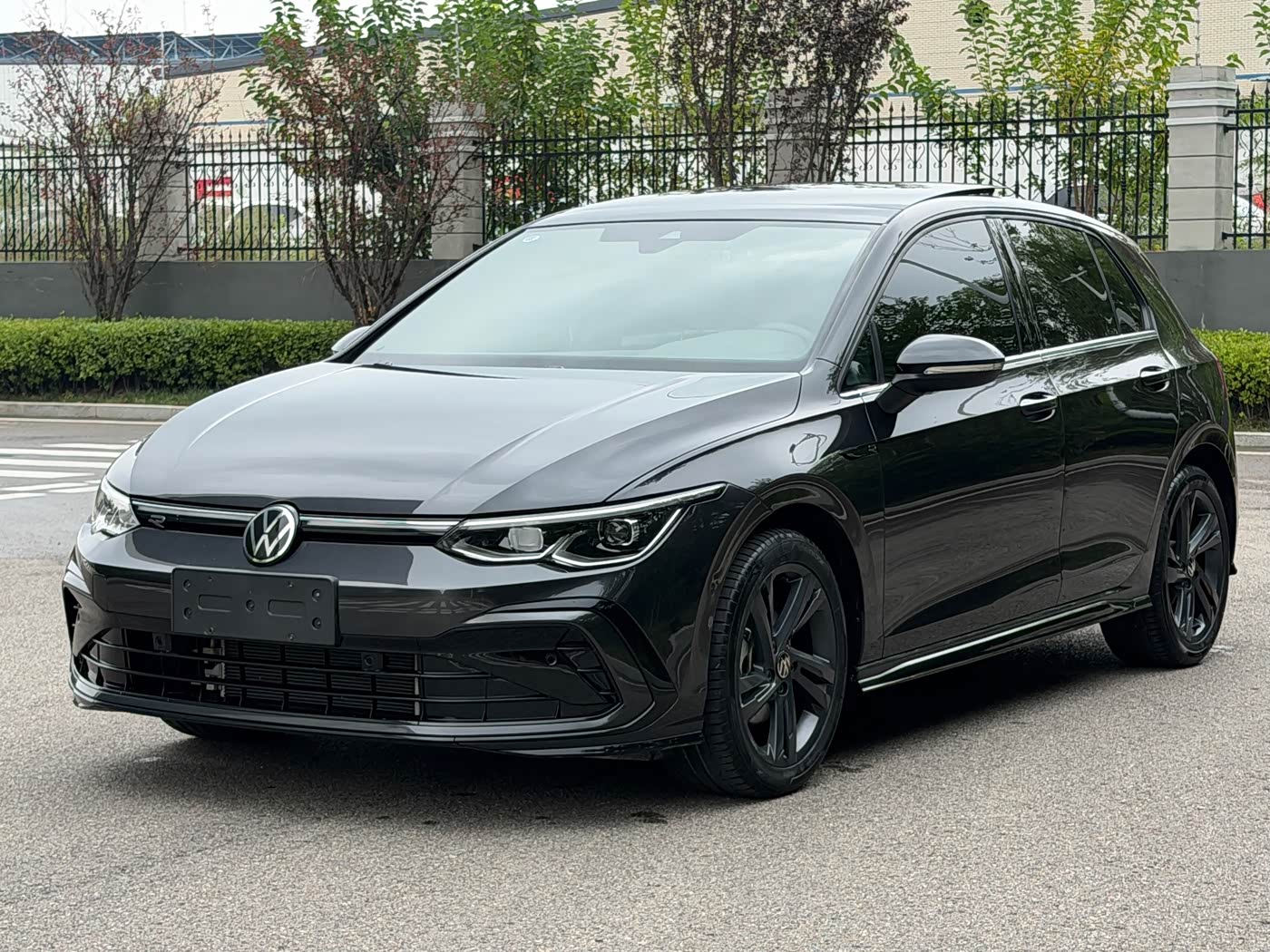 Volkswagen Golf 1.4 л 2022 г. Чёрный, пробег 19000 км
