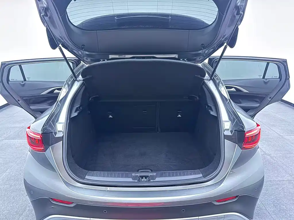 Infiniti QX30 — миниатюра 19