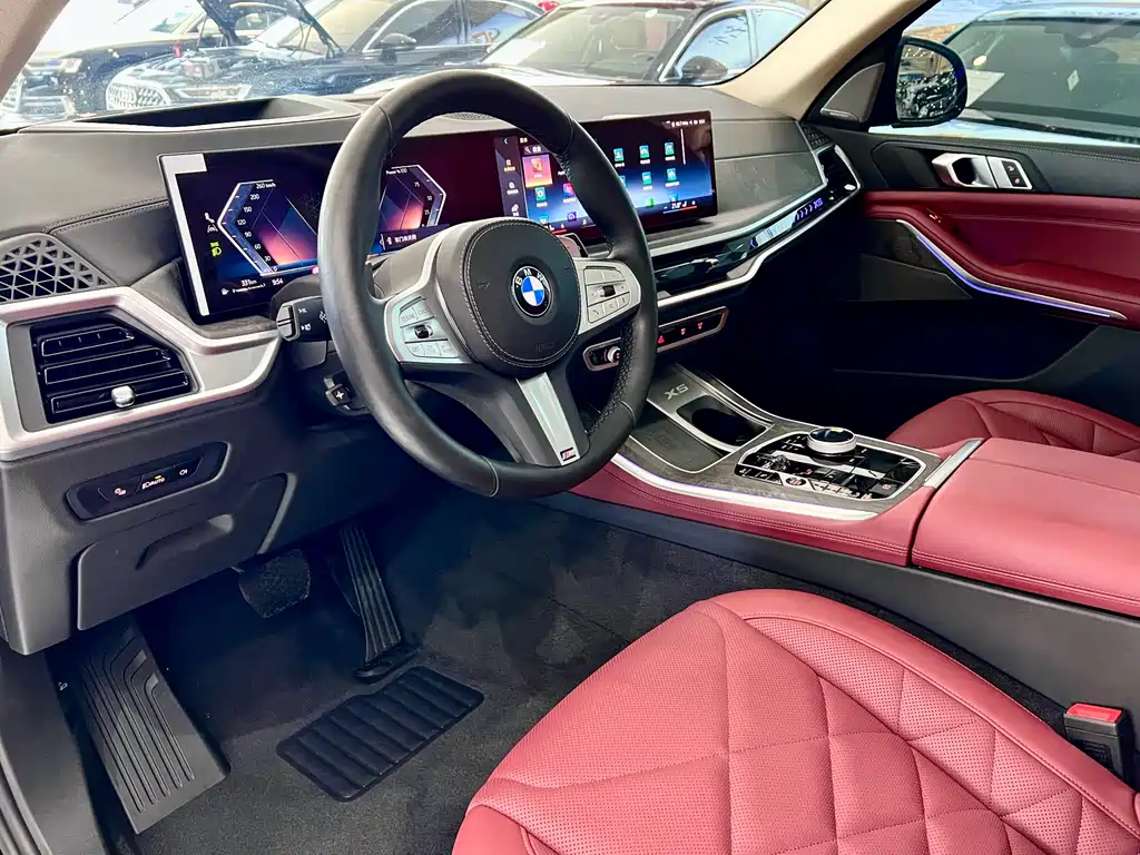 BMW X5 2023 xDrive 30Li Premium M Sport