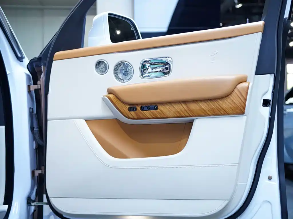 Rolls-Royce Cullinan — миниатюра 49