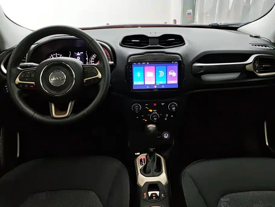 Jeep Renegade — миниатюра 12