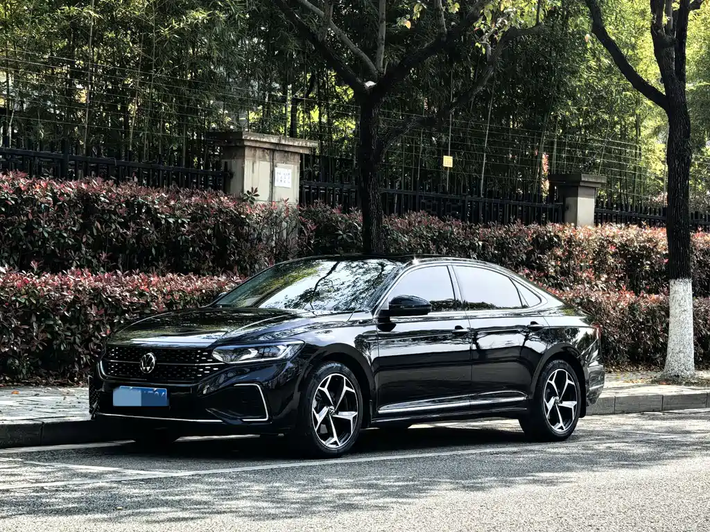 Volkswagen Passat 2023