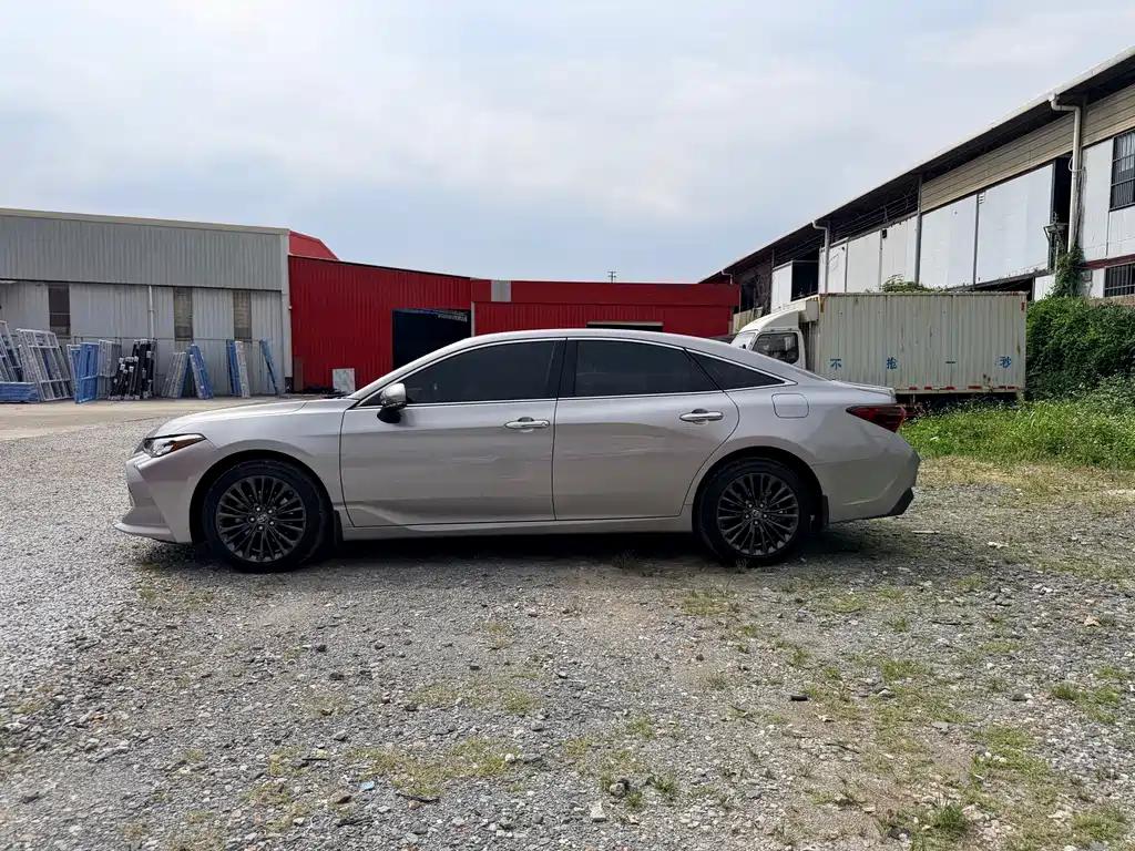 Toyota Avalon - фото 4