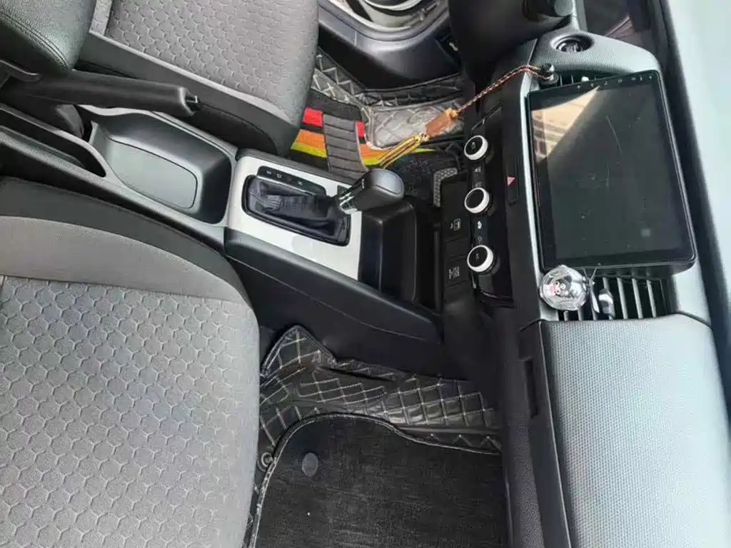 Honda Fit — миниатюра 8