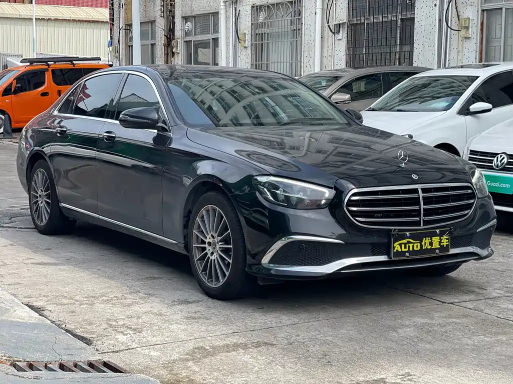 Mercedes-Benz E-Class — миниатюра 9