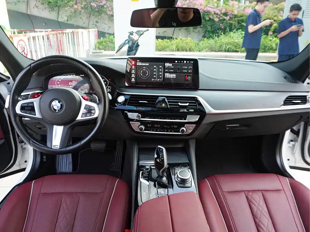 BMW 5 Series — миниатюра 21