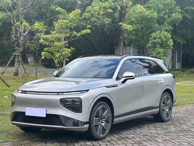 2023 Xpeng G9