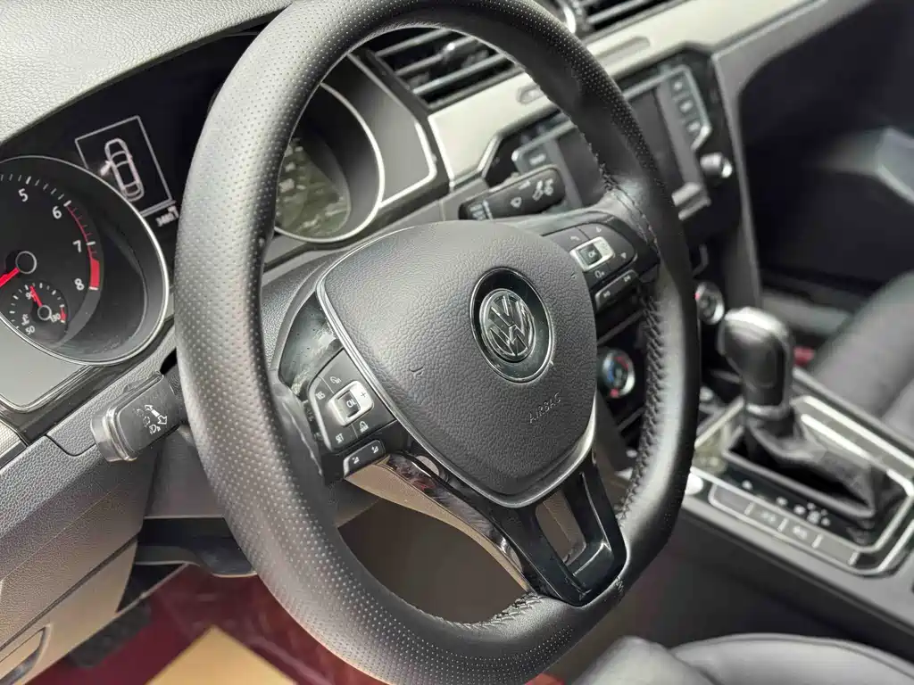 Volkswagen Magotan 2017 330TSI DSG Lead