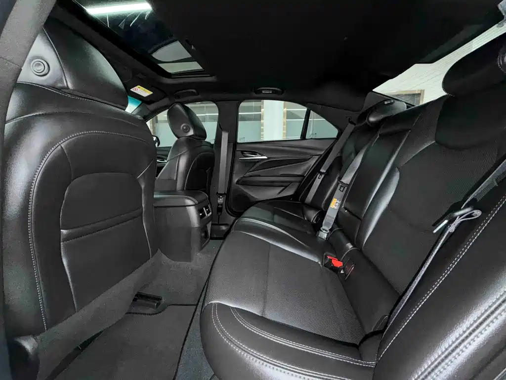 Cadillac CT4 — миниатюра 6