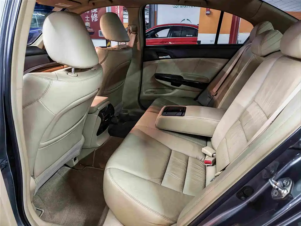 Honda Accord — миниатюра 11