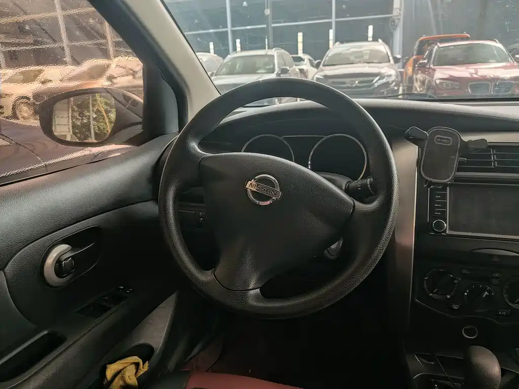 Nissan Livina — миниатюра 11
