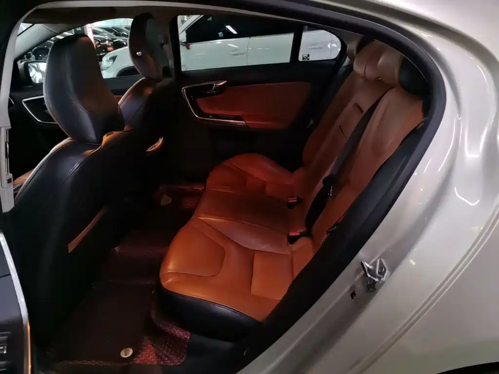 Volvo S60 — миниатюра 17