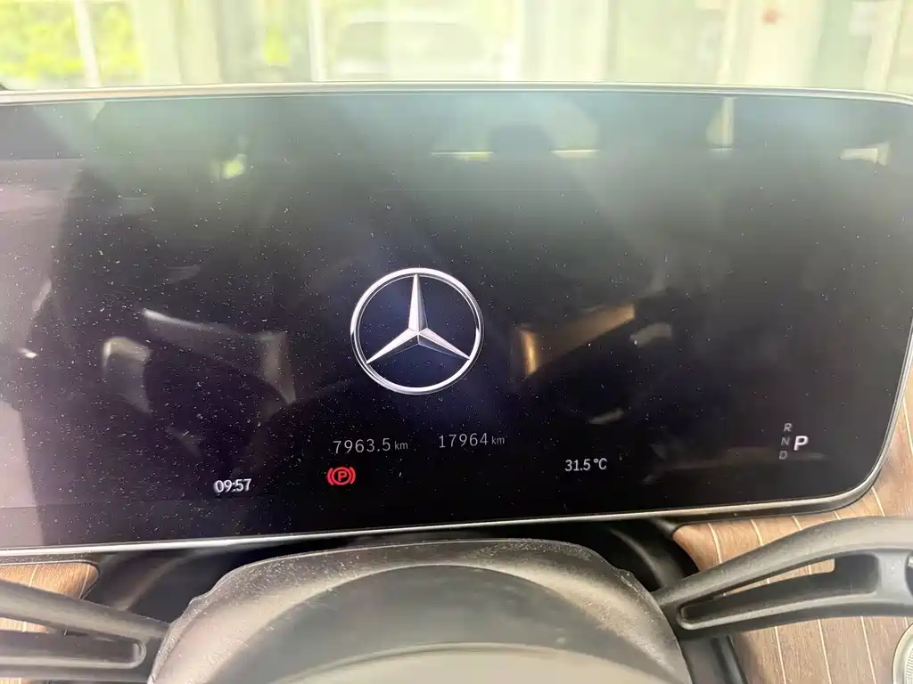 Mercedes-Benz EQE SUV — миниатюра 4