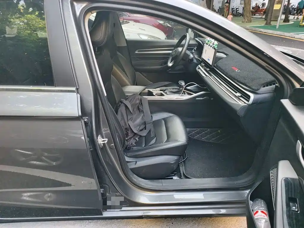Geely Emgrand — миниатюра 19
