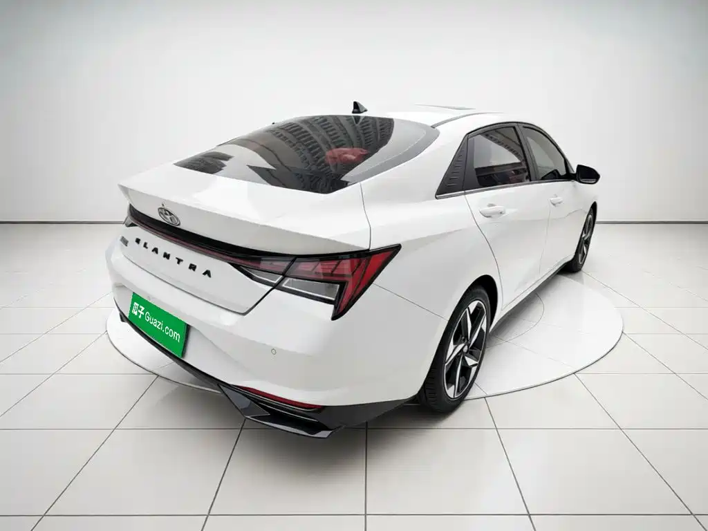 Hyundai Elantra — миниатюра 4
