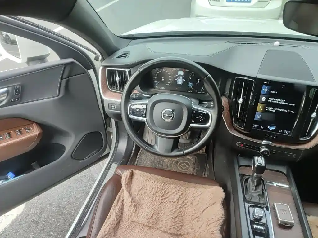 Volvo XC60 — миниатюра 3