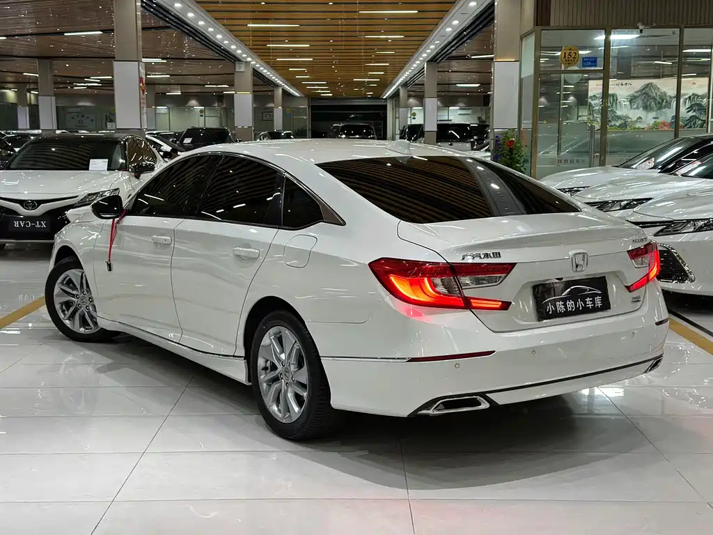 Honda Accord — миниатюра 9