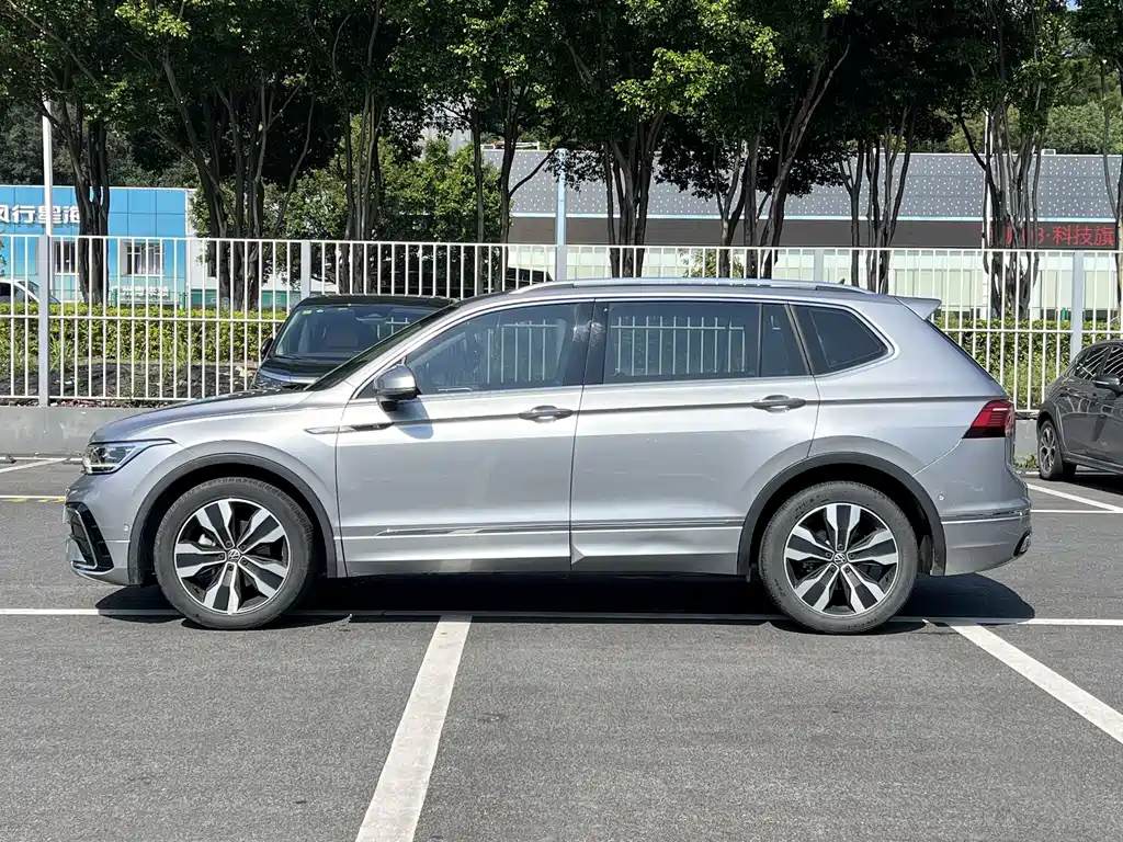 Volkswagen Tiguan L — миниатюра 5