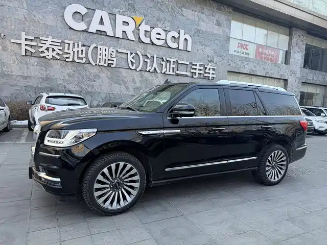 LINCOLN NAVIGATOR