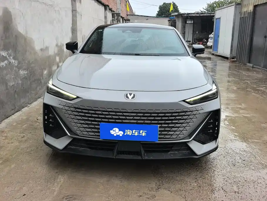 Changan UNI-V iDD — миниатюра 2