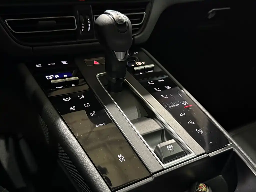 Porsche Macan — миниатюра 14