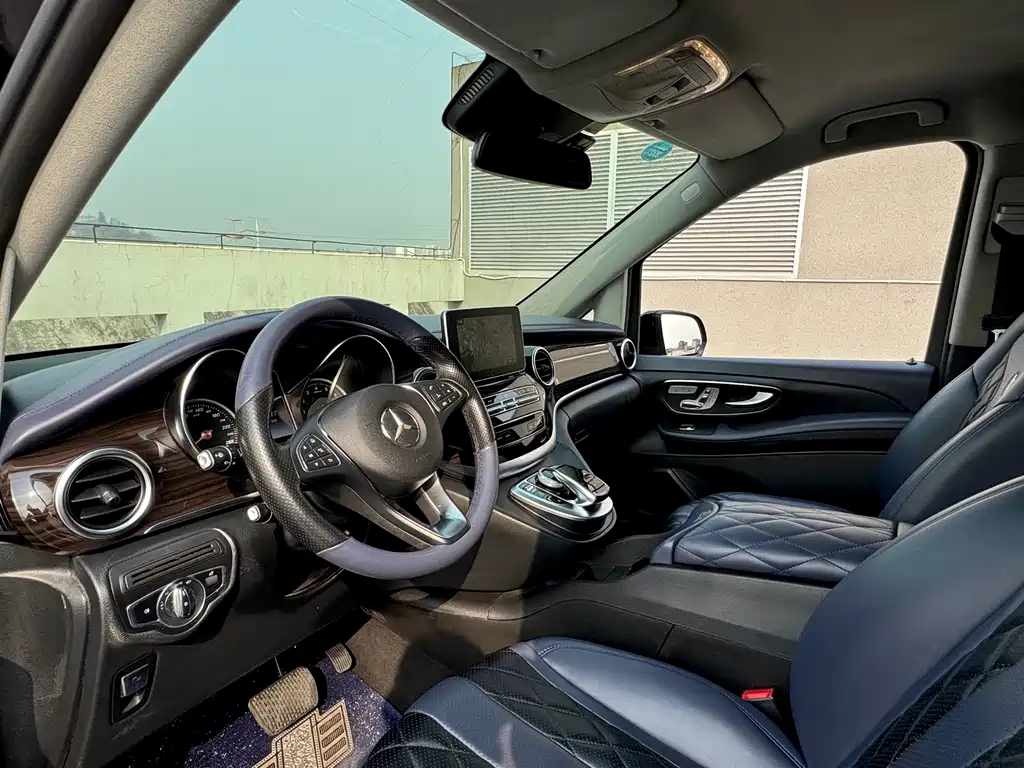 Mercedes-Benz V-Class V 2018 V 260 AMG Sport VI