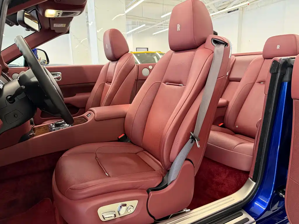 Rolls-Royce Dawn — миниатюра 5