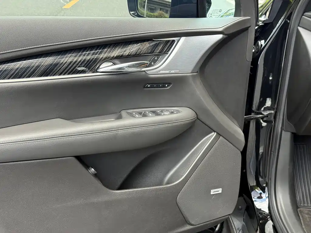 Cadillac XT6 — миниатюра 12
