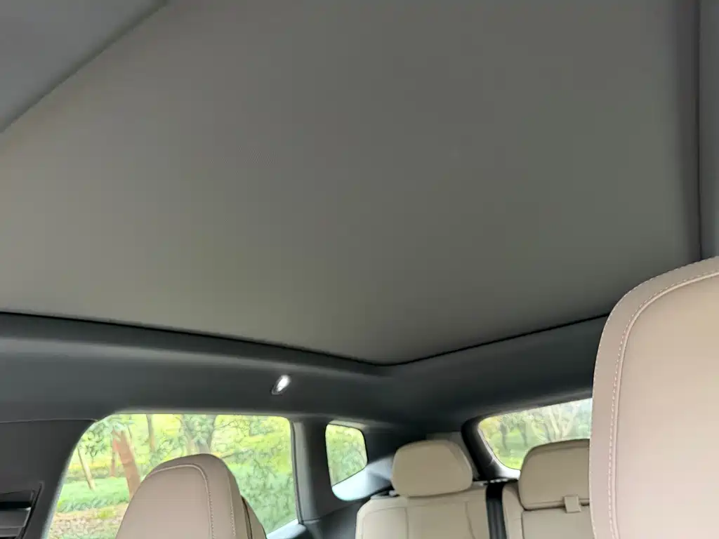 Volvo XC70 PHEV — миниатюра 13