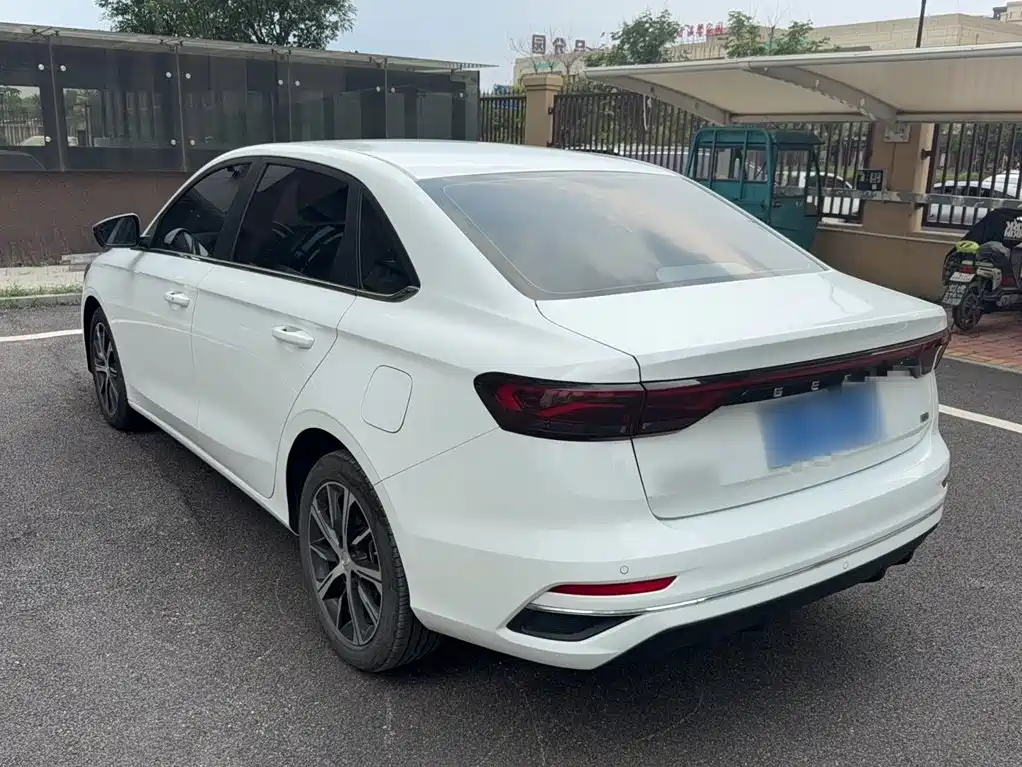Geely Emgrand — миниатюра 12