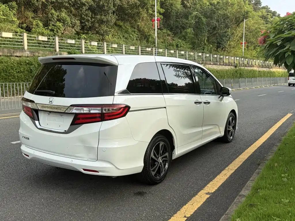 Honda Odyssey — миниатюра 8
