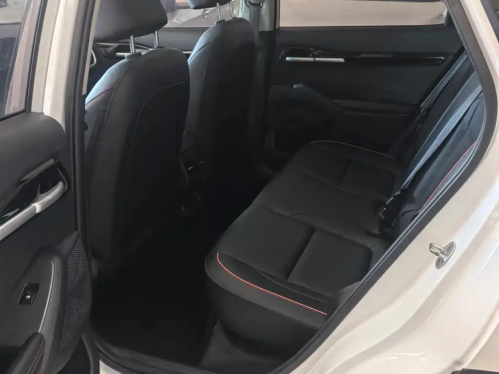 Kia Seltos — миниатюра 17