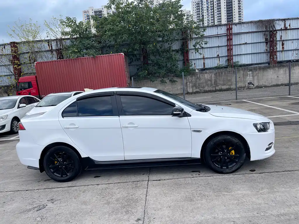 Mitsubishi Lancer EX — миниатюра 4